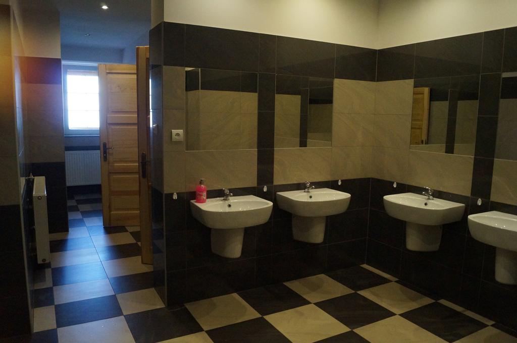 Schronisko Pttk Hala Szrenicka Hostel Szklarska Poreba Room photo